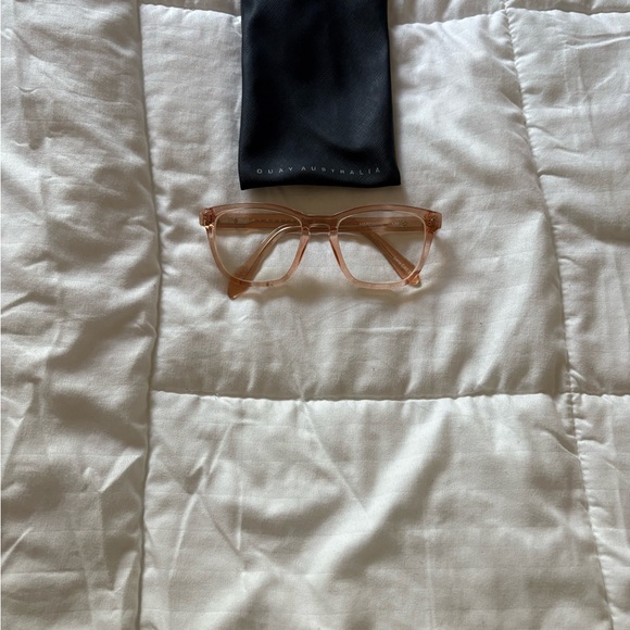 Quay Australia Accessories - Quay Australia Blush Transparent Glasses